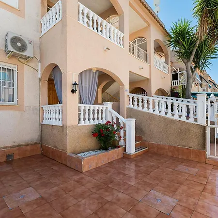 Coral Sunrise Apartment *
